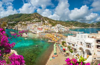 Book a week and get a free bus tour of Ischia