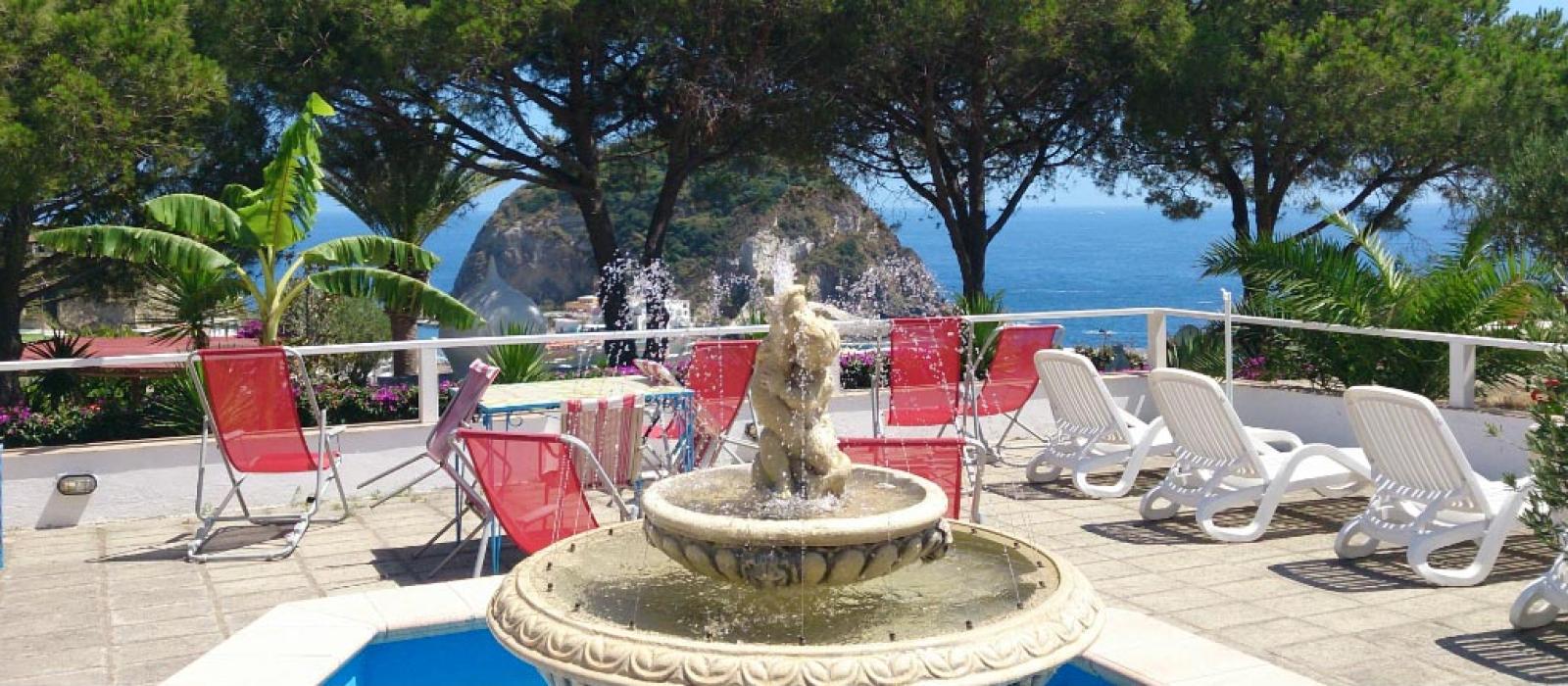 hotelcasaadolfoischia it hotel-pensione-vacanza-ischia-accoglienza 007