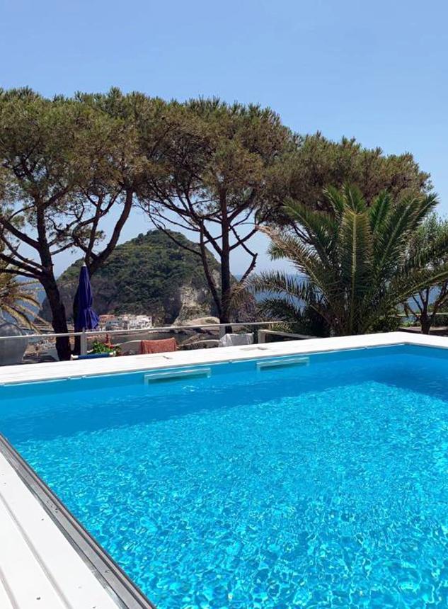 hotelcasaadolfoischia en room-and-board-holiday-hotel-ischia-pool 006