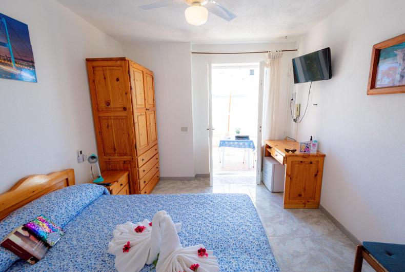 hotelcasaadolfoischia it hotel-pensione-vacanza-ischia-le-camere 007